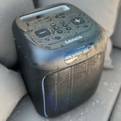 Bluetooth-kaiutin Lenco, IPx4, 100W, langattomalla mikrofonilla