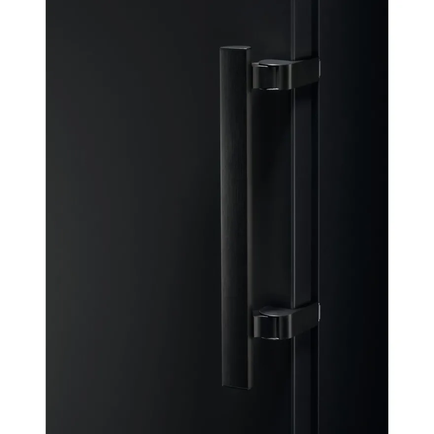 Kaappipakastin Electrolux Series 600 NoFrost EUT6NE28K 60cm, 280 l, musta