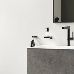 Kaksoispyyhekoukku Hansgrohe AddStoris Q, eri värejä