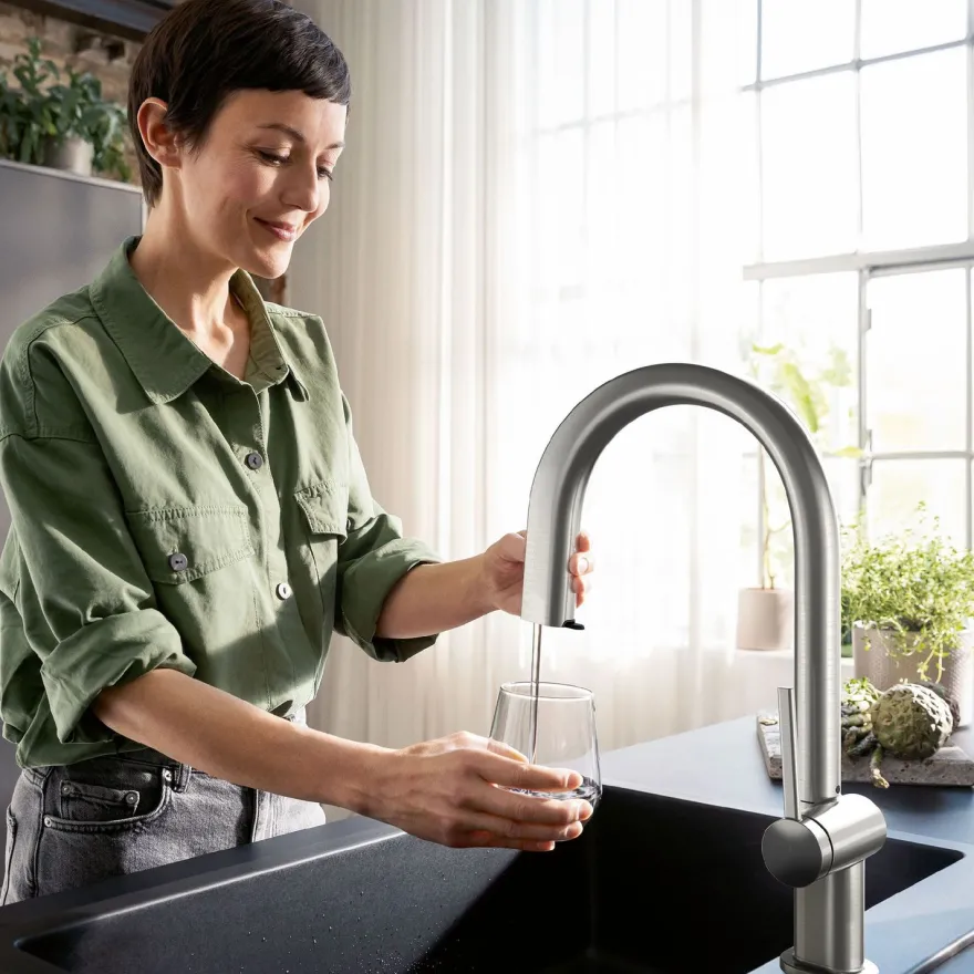Keittiöhana Hansgrohe Aqittura M91 FilterSystem 210, ulosvedettävä juoksuputki 1jet, ruostumaton teräs