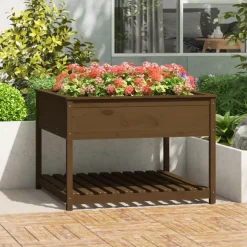 Kukkalaatikko hyllyllä, mänty, eri kokoja ja värejä