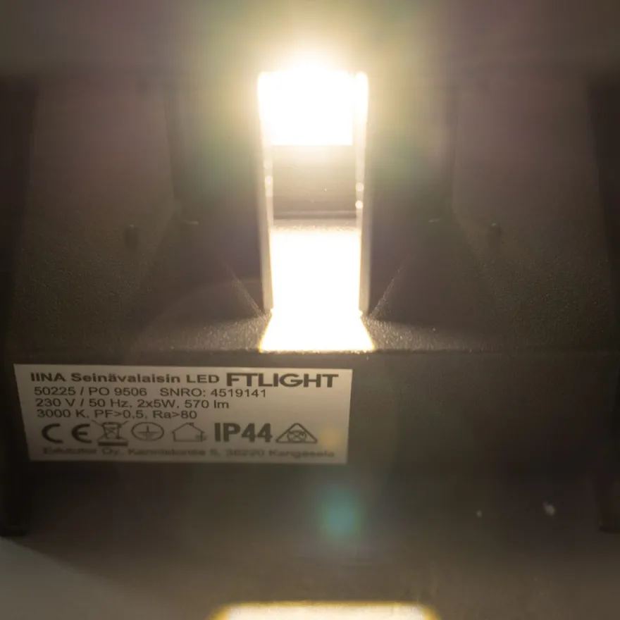 LED-ulkoseinävalaisin FTLIGHT Iina, 2x5W, eri valonvärejä, 570lm, säädettävä keila, musta
