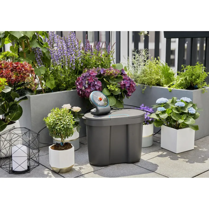 Lomakastelusarja Gardena Micro-Drip, 10.5L säiliöllä, max. 36 ruukkukasvia
