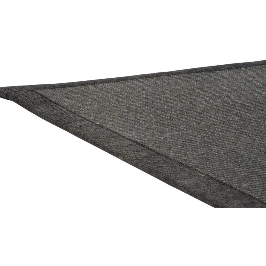 Matto VM Carpet Esmeralda, mittatilaus, musta