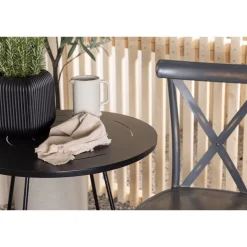 Parvekeryhmä Venture Home, ø60cm Bacong-pöytä + 2 mustaa Tablas-tuolia