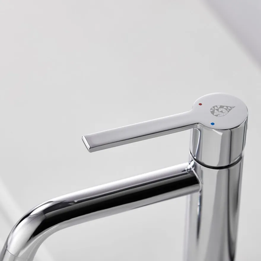 Pesuallashana Bathlife Tillra, kromi