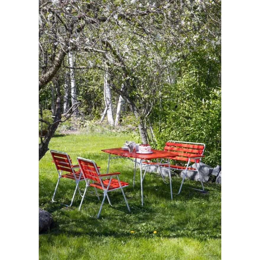 Pöytäryhmä Varax Retro, 403 pöytä + 2 kpl 305 tuoleja + 302 penkki, eri värejä
