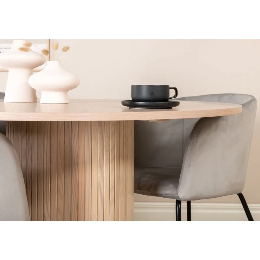 Ruokailuryhmä Venture Home, ⌀110cm Bianca-pöytä + 4 Berit-tuolia, sametti