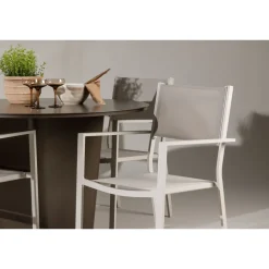 Ruokailuryhmä Venture Home, ø120cm harmaanruskea Santa Fe -pöytä + 4 beigeä, pinottavaa Copacabana-tuolia