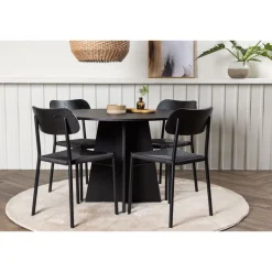 Ruokailuryhmä Venture Home, ⌀110cm musta Bootcut-pöytä + 4 mustaa Polly-tuolia