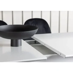 Ruokailuryhmä Venture Home, jatkettava Disa-pöytä + 4 mustaa Polar-tuolia