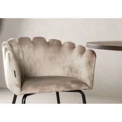Ruokailuryhmä Venture Home, 220x100cm ruskea Stone Oval -pöytä + 2 beigeä Limhamn- ja 4 beigeä Limnhamn Light -tuolia, sametti