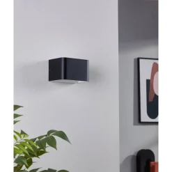 Seinävalaisin Eglo Sania 4 LED musta eri kokoja