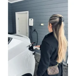 Sähköauton latausasema Motorwerk Premium, Type2, 22kW(3x32A), 6m kaapeli, wifi