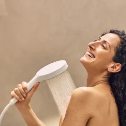 Suihkusetti Hansgrohe Rainfinity 130 3jet, suihkutanko S Puro 90 cm, liu'ulla ja Designflex-tekstiilisuihkuletkulla 160 cm, mattavalkoinen