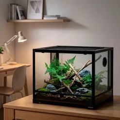 Terraario Trekker, sis. imukuppi, kaapeliläpivienti, 4 ruuvia, ruuvimeisseli ja käsineet, 600x450x450mm