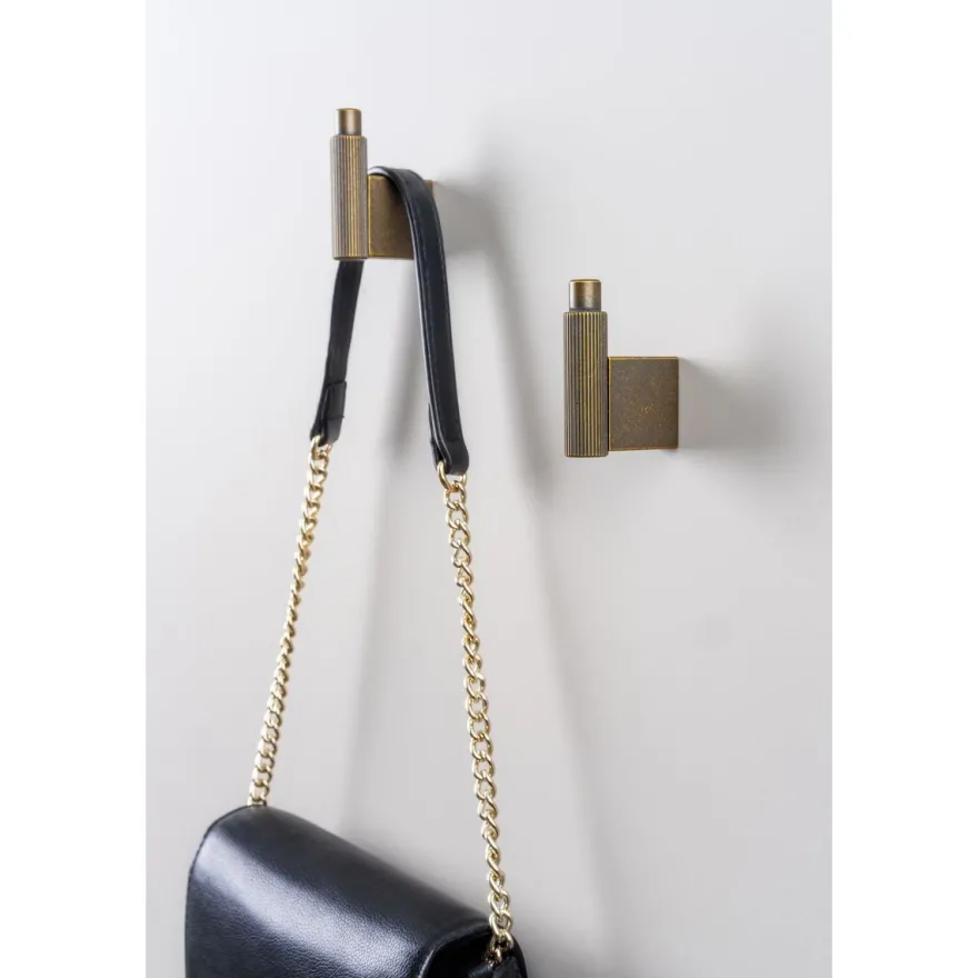 Vaatekoukku Beslag Design Arpa, eri värejä